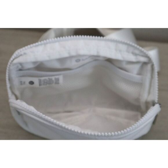 Lululemon LU9AZ3S Women's One Size White Everywhere Belt Bag - Picture 5 of 7